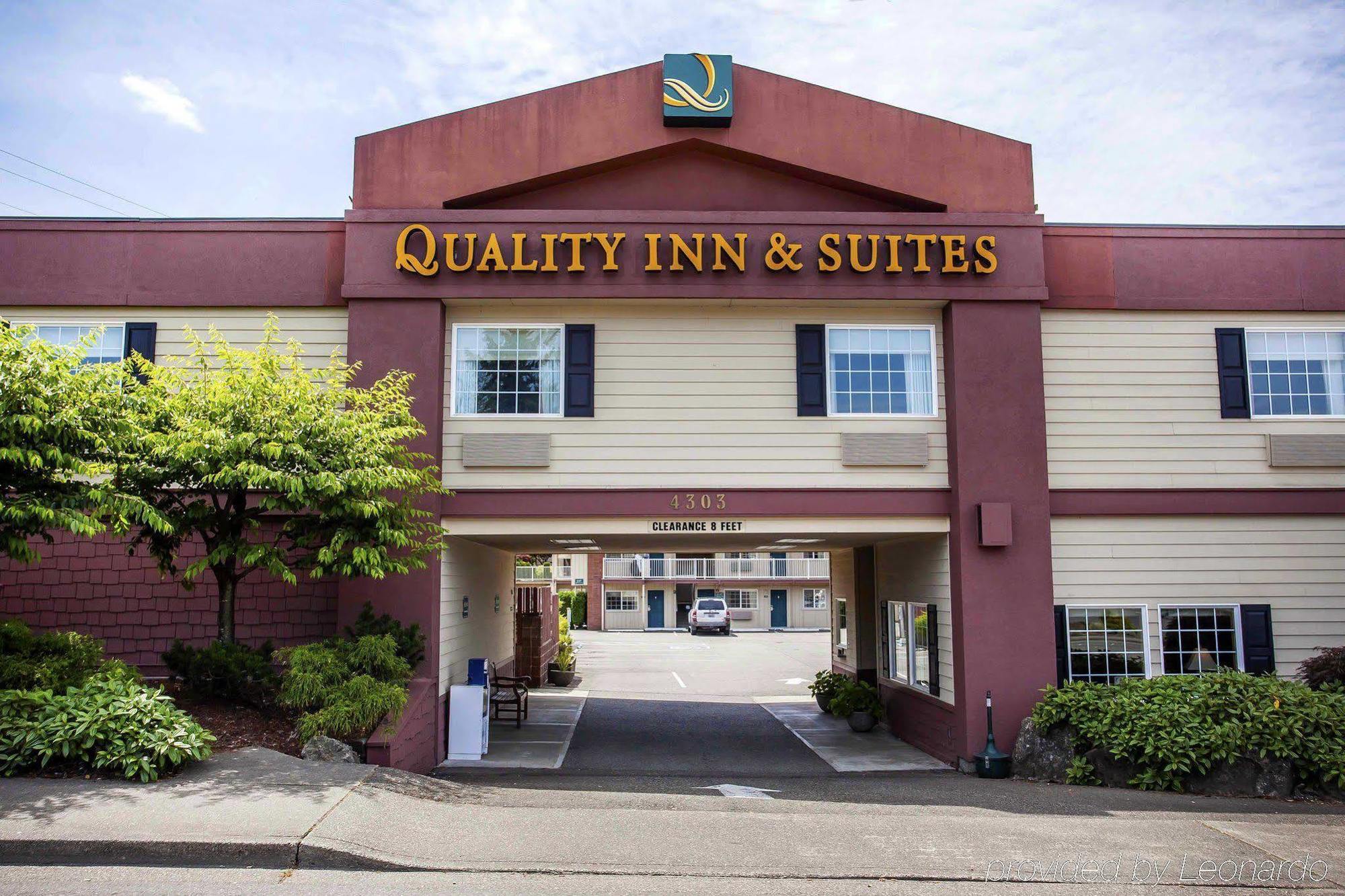 Quality Inn & Suites Bremerton Near Naval Shipyard Exterior photo